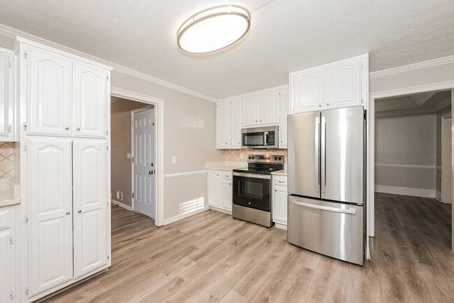 Building Photo - 2481 Old Salem Cir SE