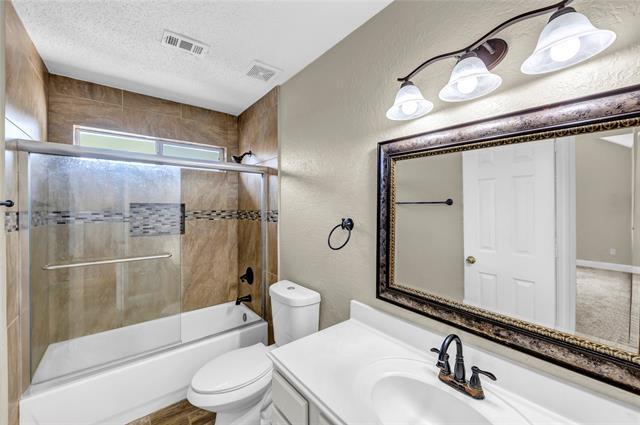 Building Photo - 900 Doral Cir