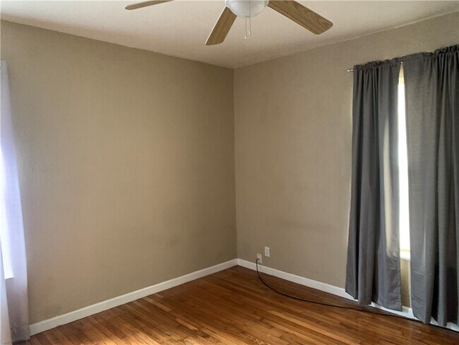 Building Photo - 946 Rickey Dr