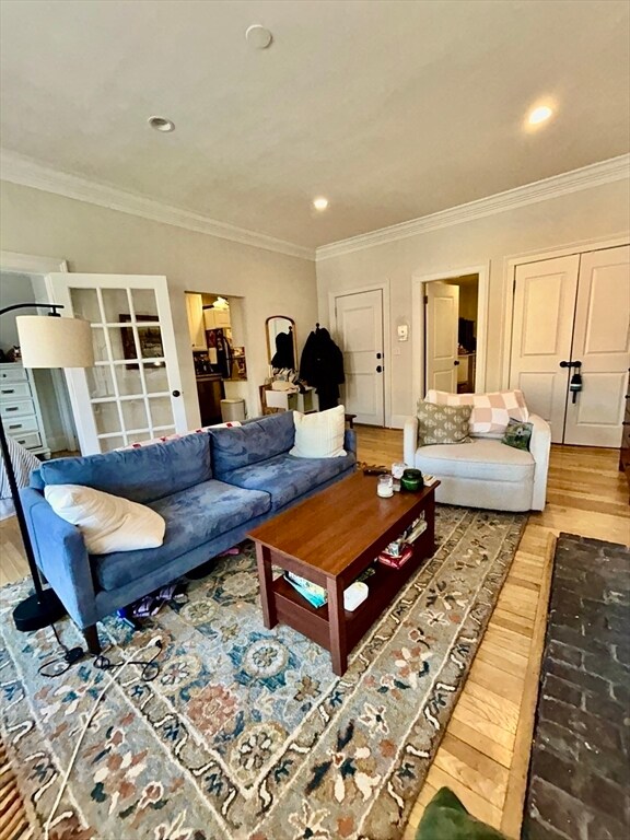 Building Photo - 473 Beacon St