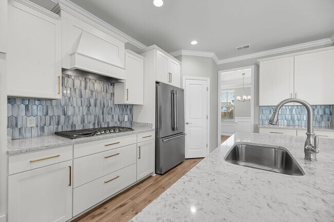 Building Photo - Stunning 4 Bed, 3.5 Bath in Oakfield of Jo...