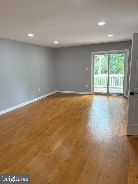 Building Photo - 10909 Clara Barton Ct