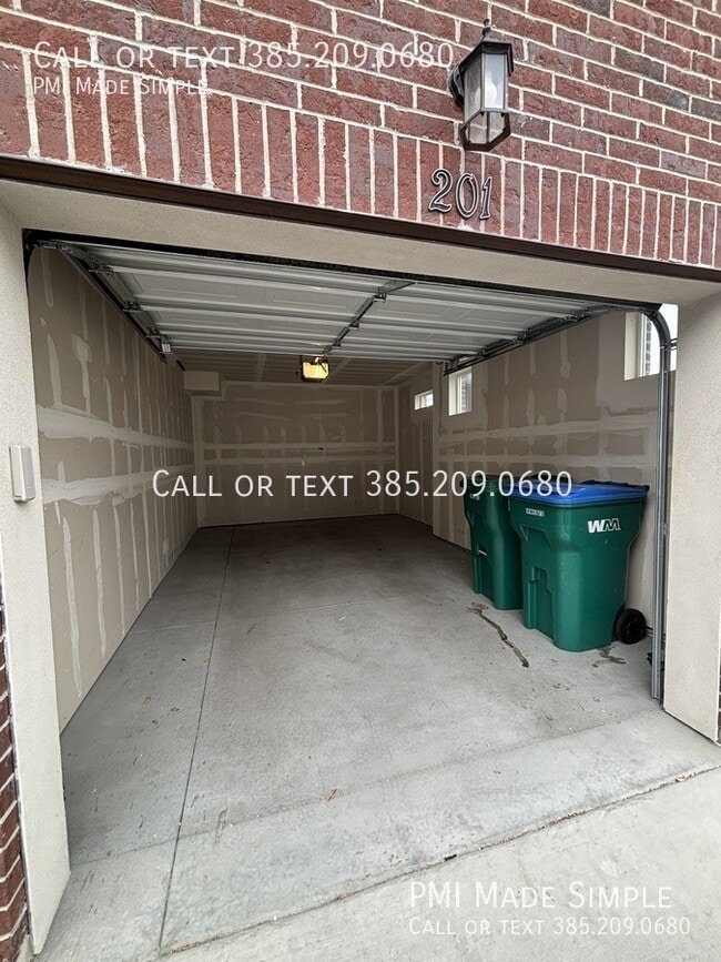Building Photo - 1985 N 3330 W