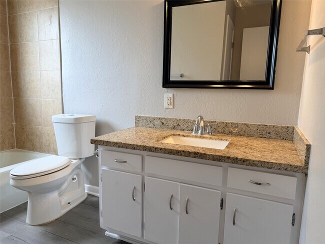 Building Photo - 2101 6th Ave N