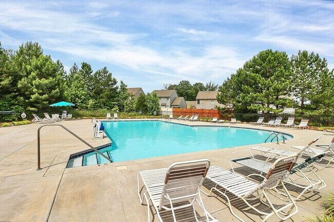 Building Photo - Beautiful Corner Lot 3BD/2.5BA w/ Fenced Yard