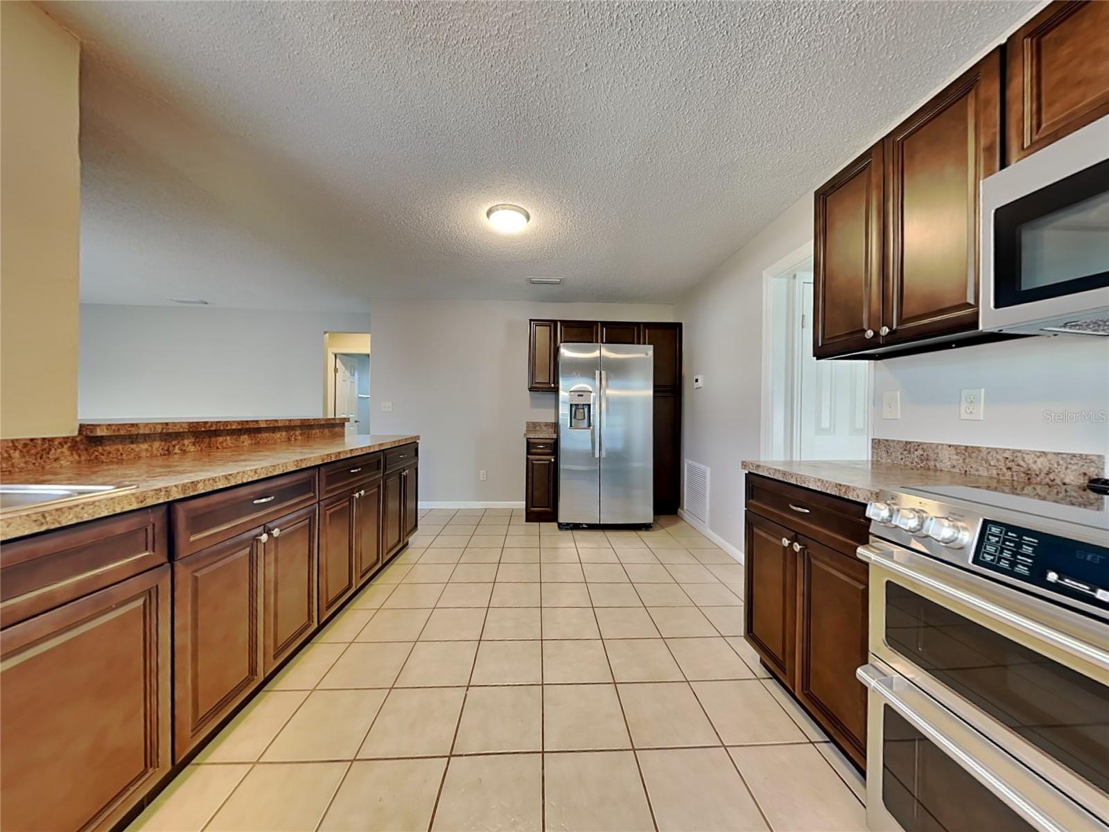Building Photo - 646 Pine Forest Dr