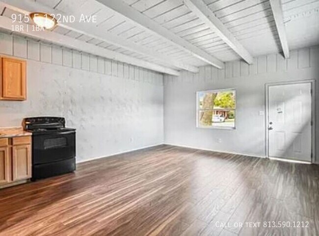 Building Photo - 915 E 122nd Ave