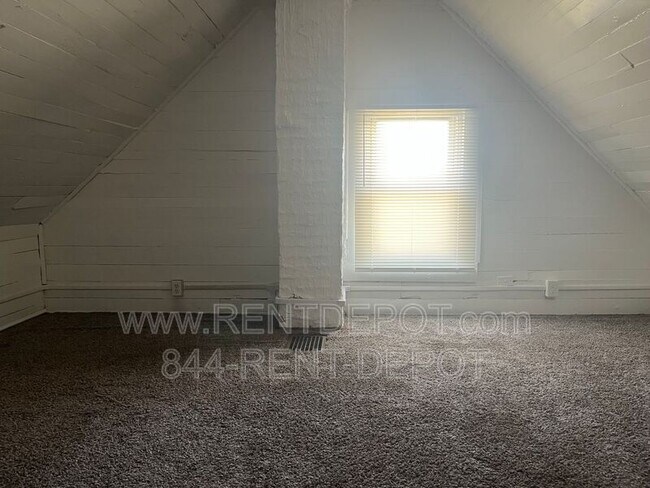 Building Photo - 1603 W Missouri St