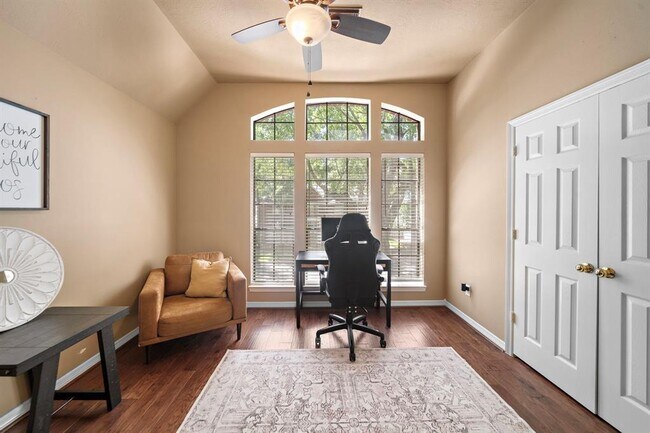 Building Photo - 13002 Golden Rainbow Dr