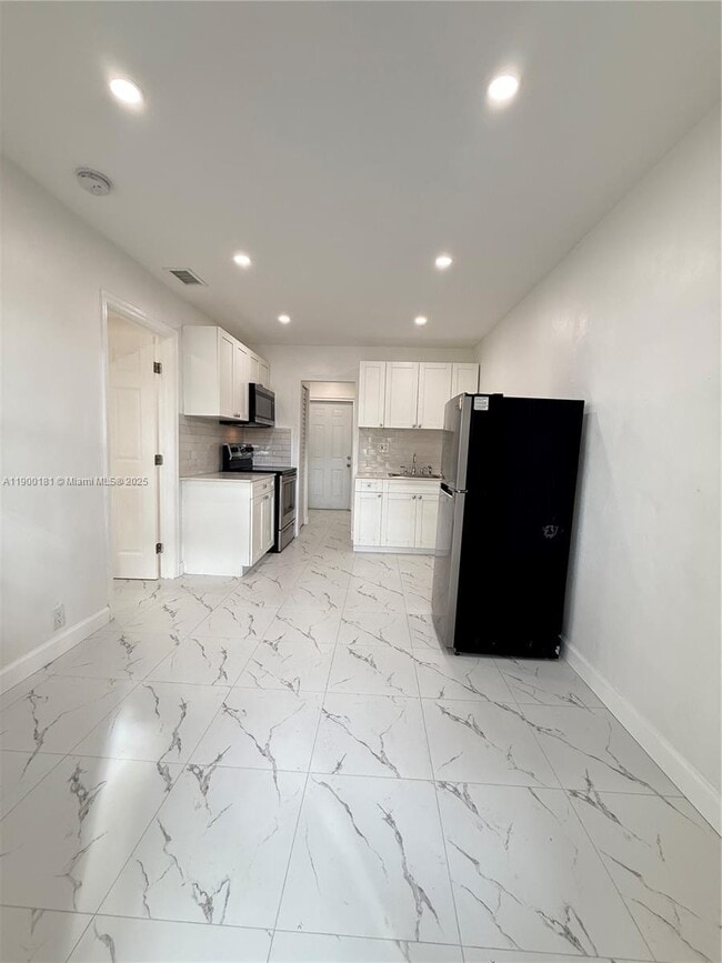 Building Photo - 26741 SW 139th Ave