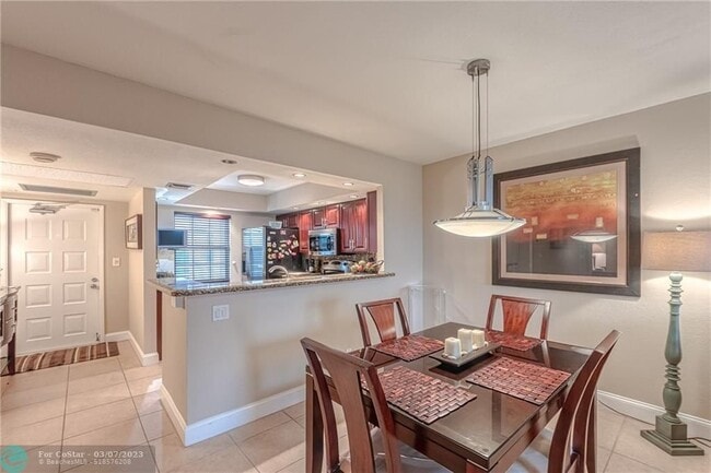 Building Photo - 3850 Oaks Clubhouse Dr