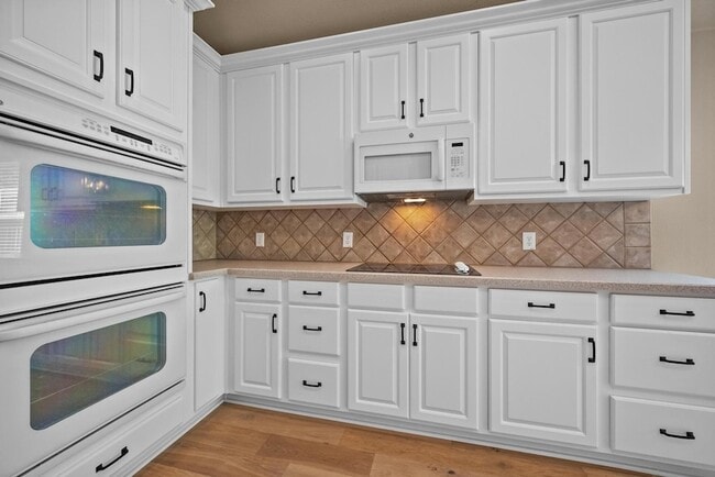 Building Photo - 4617 Kingsway Ln