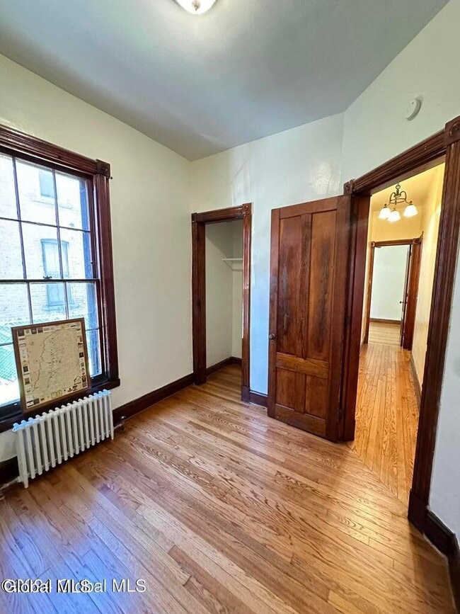 Building Photo - 2916 6th Ave