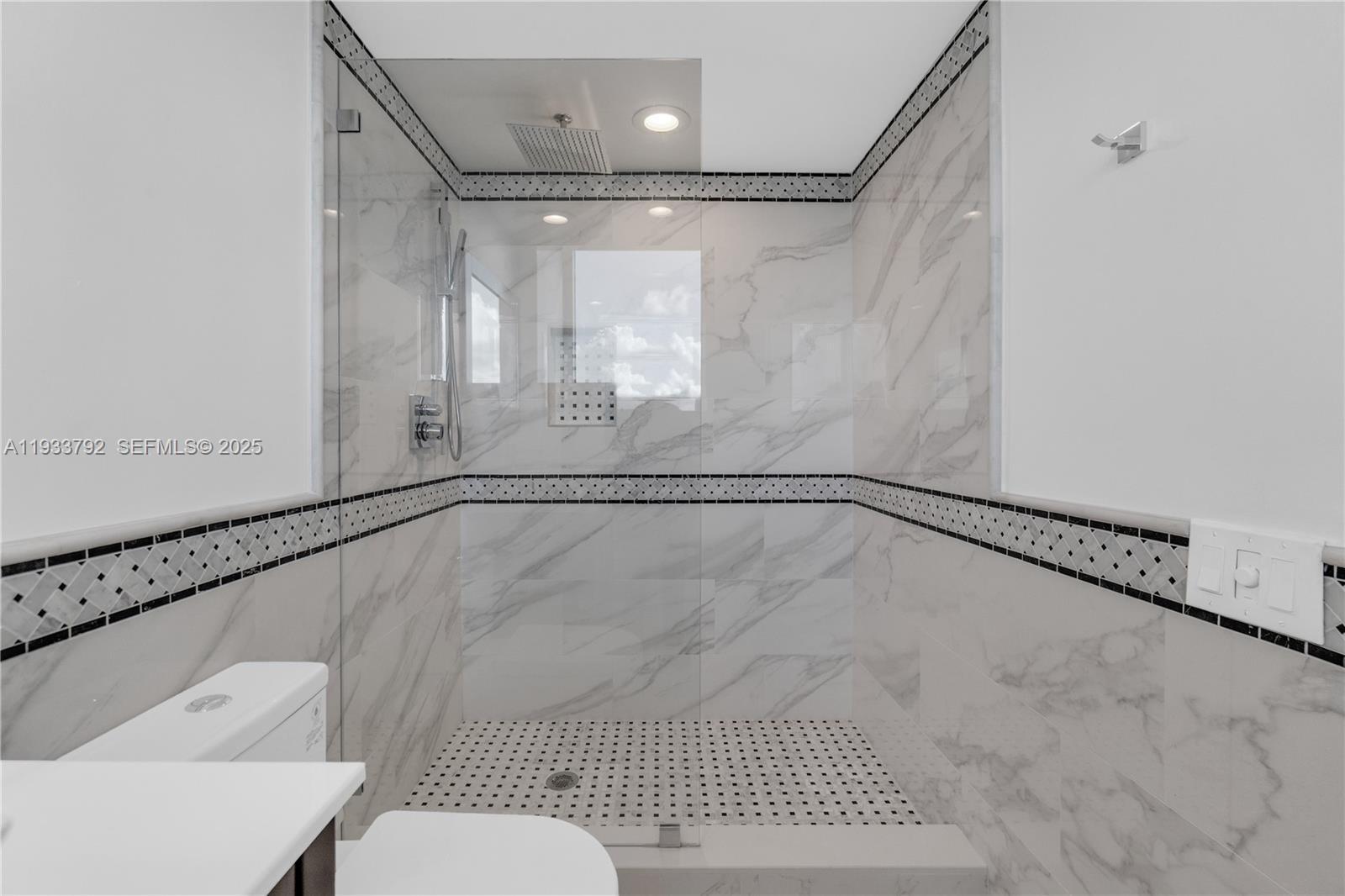 Building Photo - 19111 Collins Ave