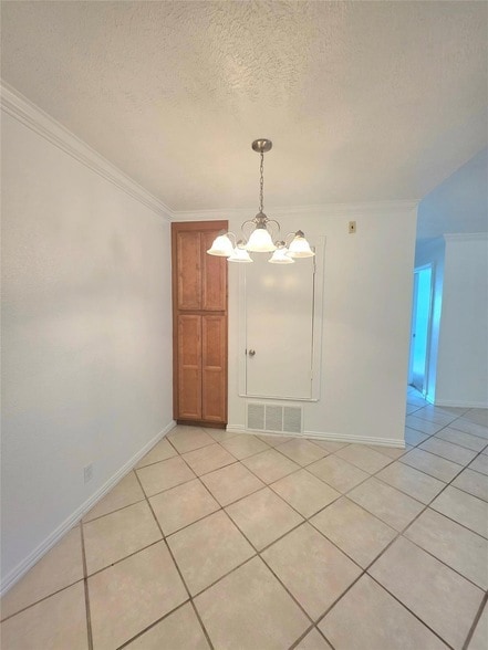 Building Photo - 15208 Spring Hill Ln