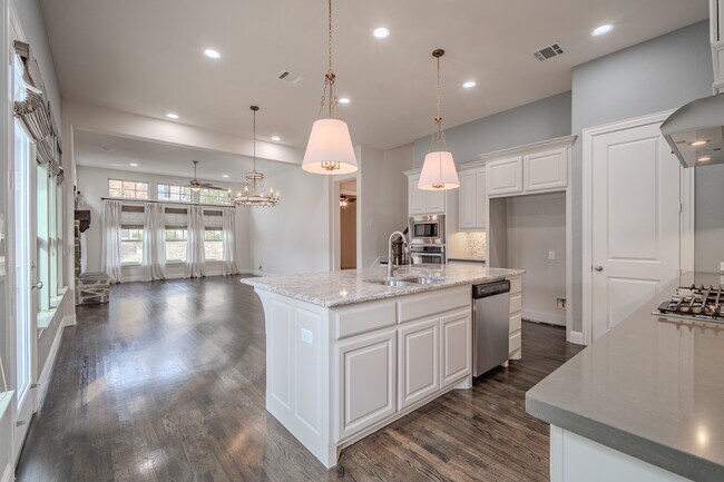 Building Photo - 1117 Ferndale Dr