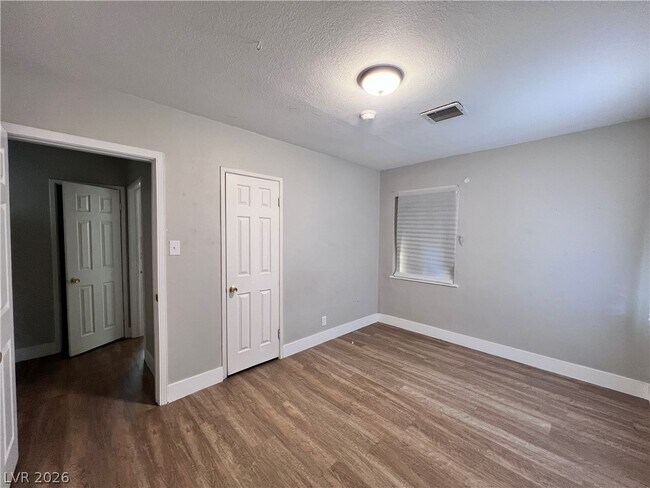 Building Photo - 2410 Poplar Ave