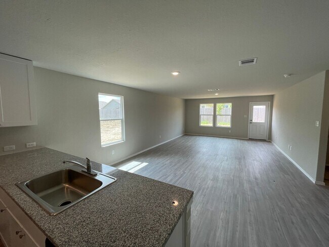 Building Photo - Paloma Subdivision