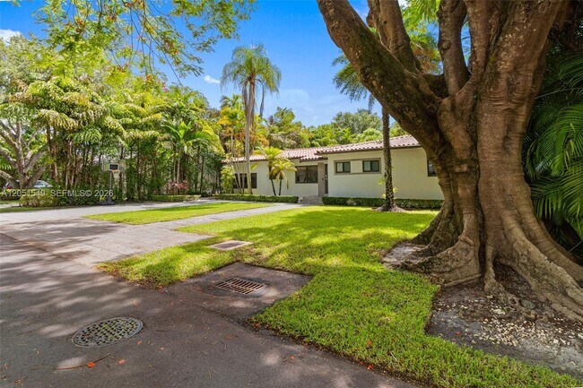 Building Photo - 7831 SW 54th Ct