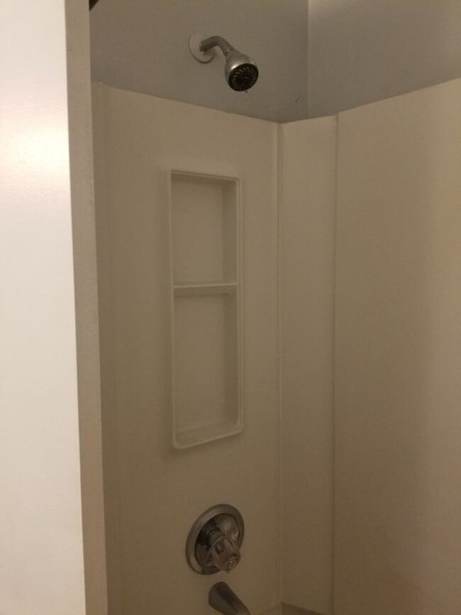 Building Photo - 112 Kelly Ct