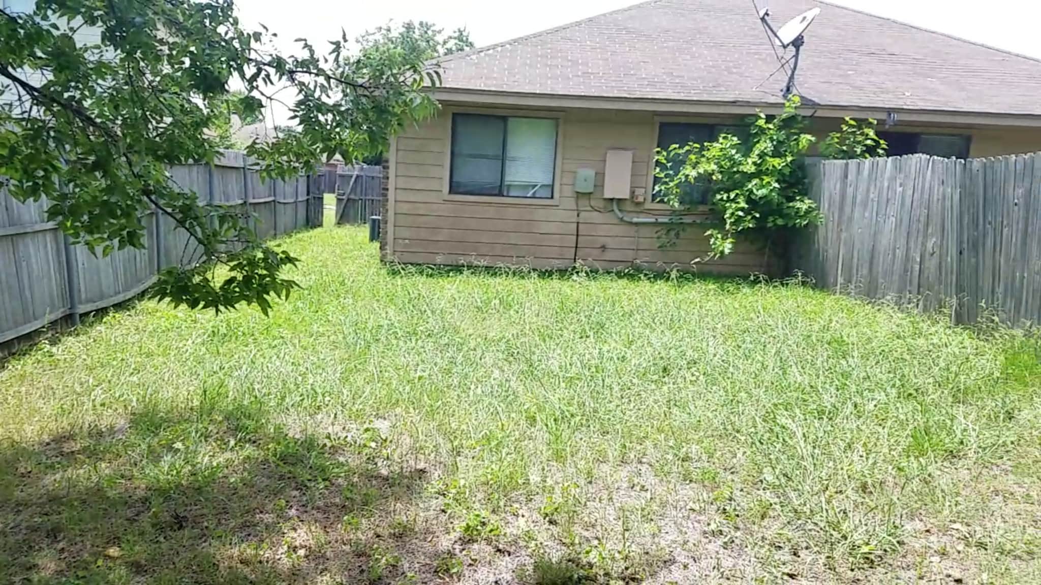 Building Photo - 2756 Sunset Strip Dr