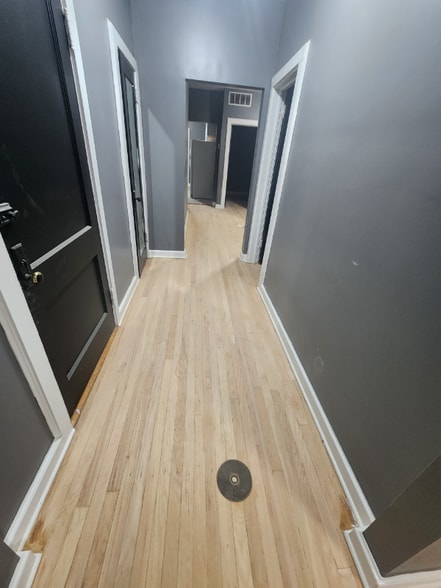 Building Photo - 7637 S Paulina St