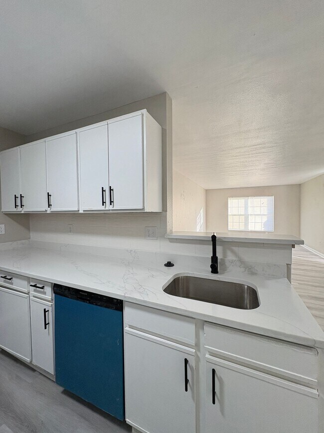 Building Photo - Bellagio Living III