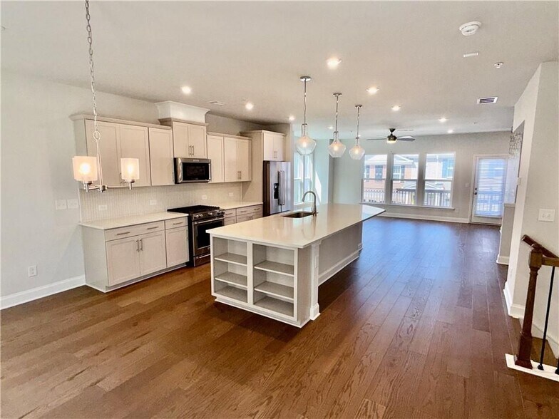 Building Photo - 361 Watson Ave