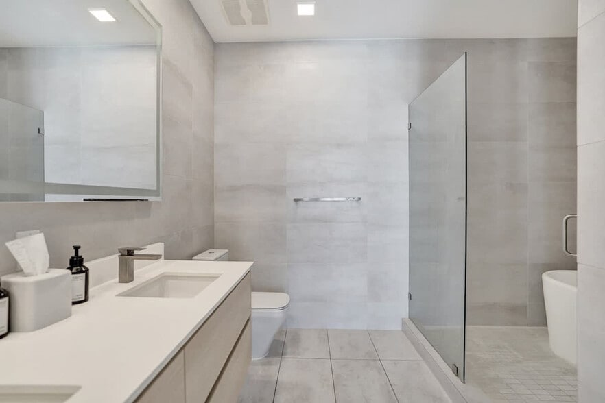 Building Photo - 1220 17th St