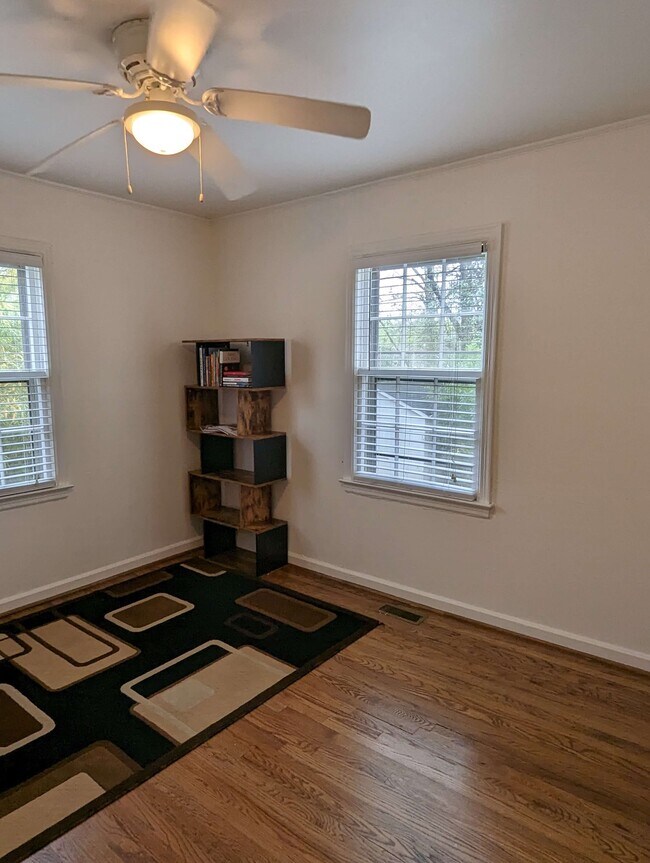 Building Photo - 1805 Bennett St