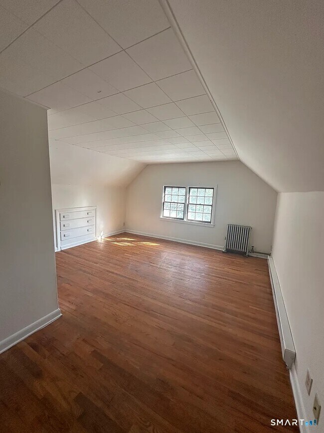 Building Photo - 173 Mansfield Ave