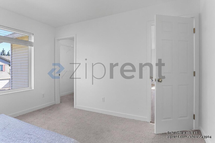 Building Photo - 21611 SE 298th Pl