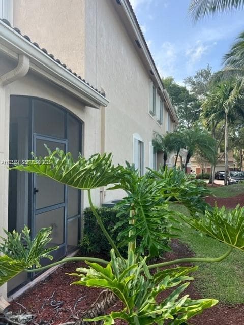 Building Photo - 3872 Tree Top Dr