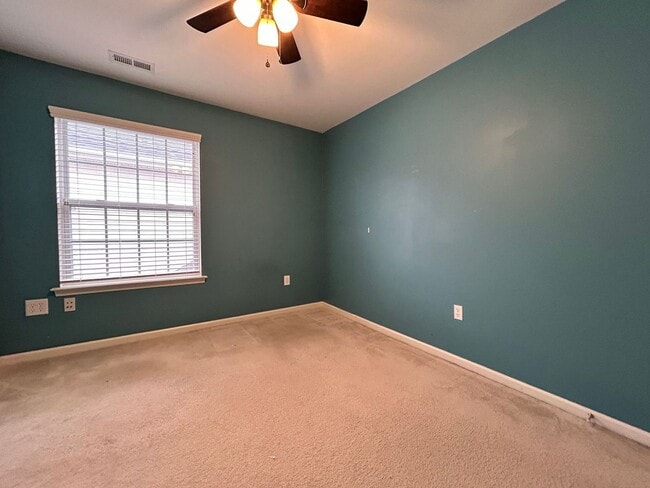 Building Photo - Welcome to this charming house "ASK ABOUT OUR ZERO DEPOSIT"