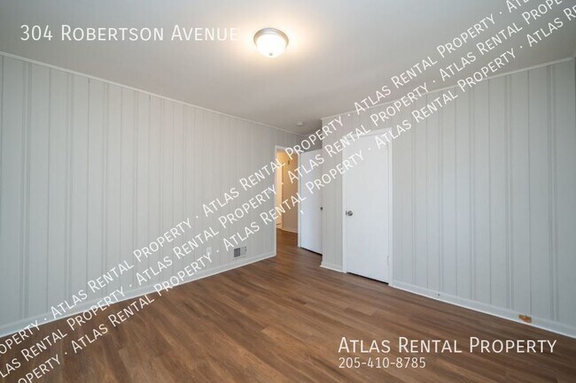 Building Photo - 304 Robertson Ave