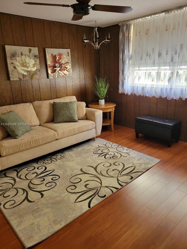 Building Photo - 1833 S Ocean Dr