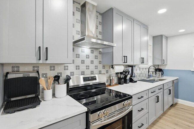 Building Photo - 3321 Ridgehaven St