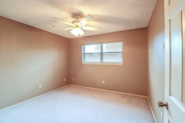 Building Photo - Loving Home in South Lubbock