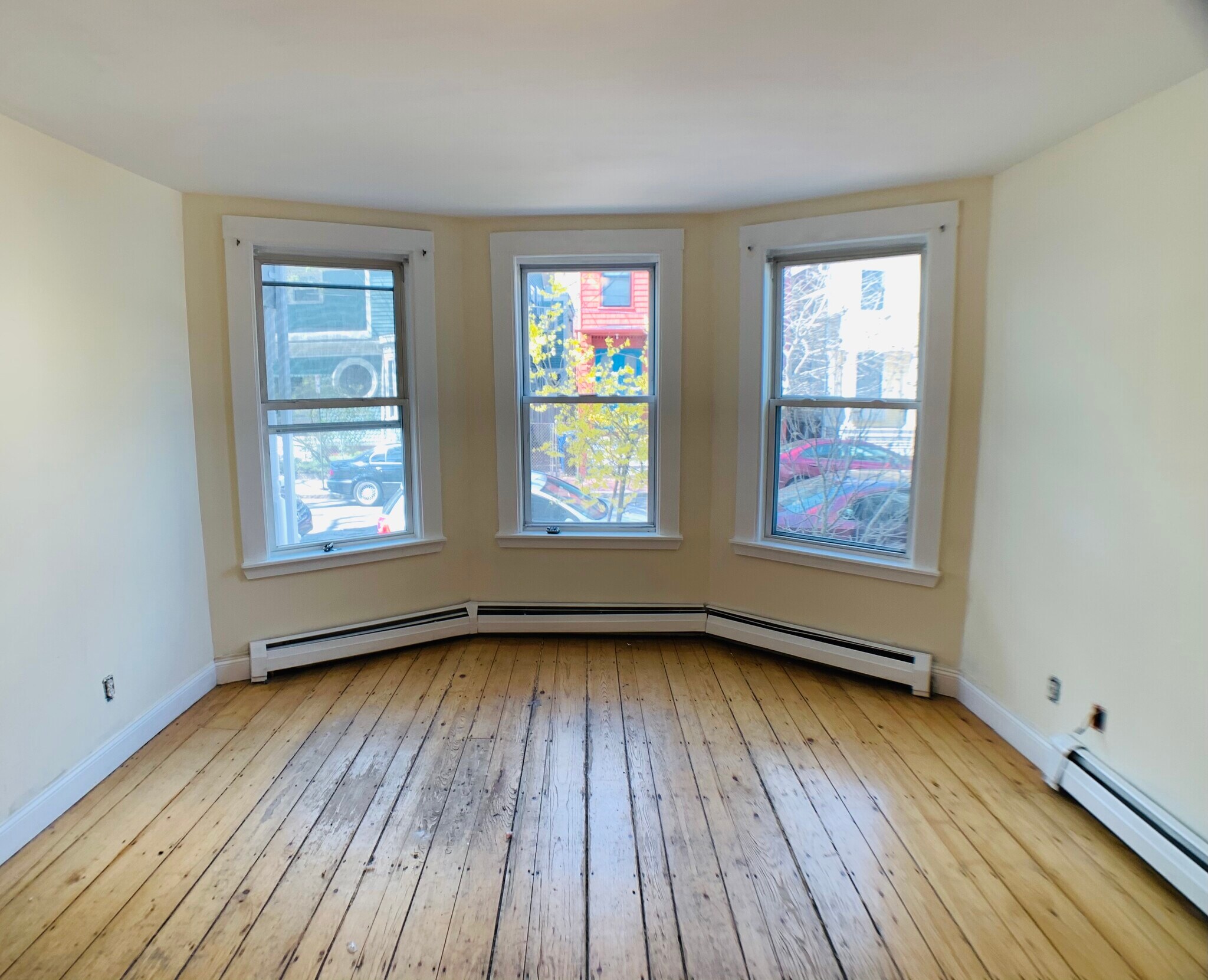 Building Photo - 62 Pleasant St