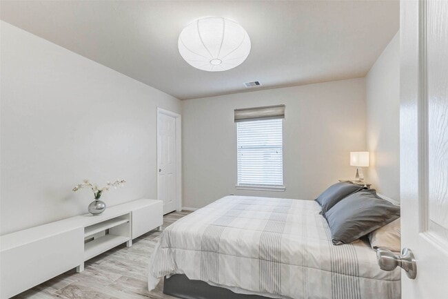 Building Photo - 19110 Canaras Ct