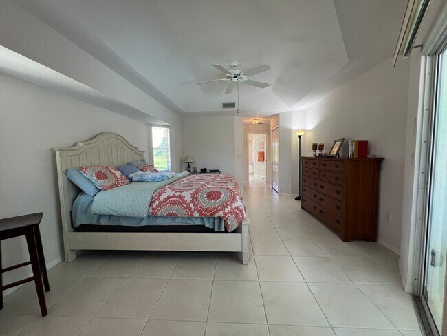 Building Photo - FURNISHED SHORT TERM RENTAL - 3 Bed / 2 Bath - Single Family Pool Home - $5,000/month ** Heated S...