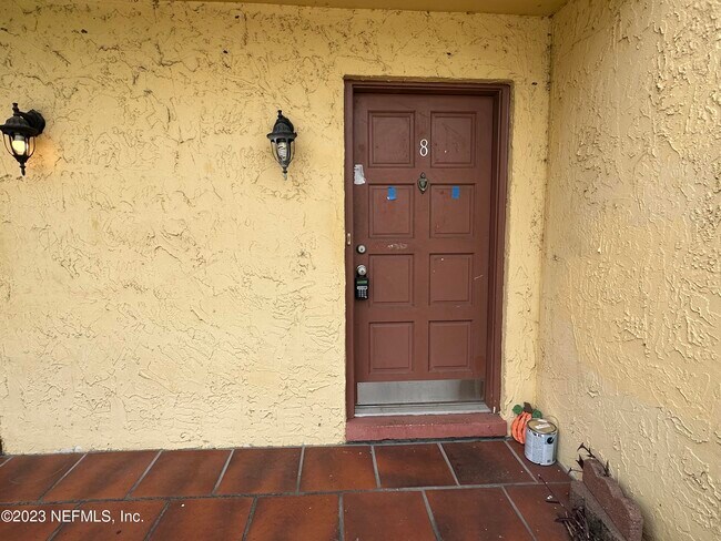 Building Photo - 6616 La Mirada Dr E