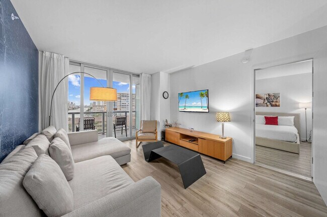 Building Photo - 2602 E Hallandale Beach Blvd