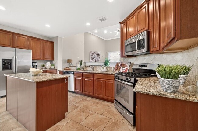 Building Photo - 111 S Rocky Point Cir
