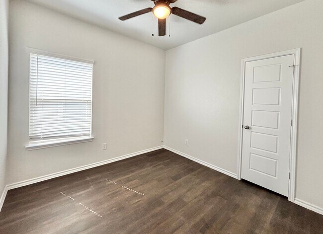 Building Photo - Modern one-story, 4 bedroom rental!