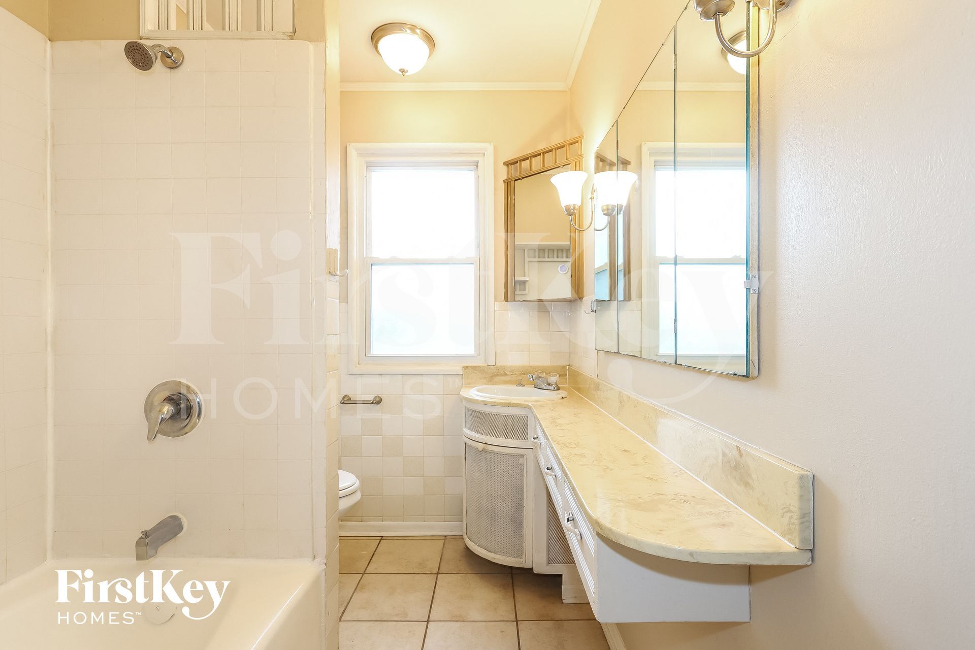 Building Photo - 374 Oswego St