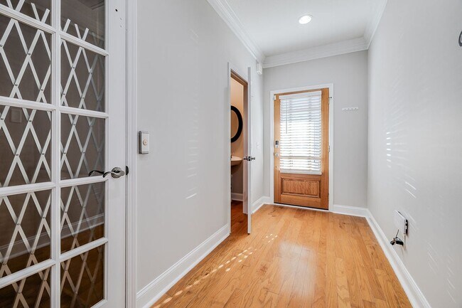 Building Photo - Spacious 4BR Townhome with Elevator in the Heart of Pooler