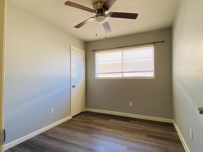 Middle bedroom - 2817 12th Ave N