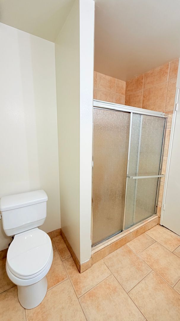 Building Photo - 1092 Melrose Ave