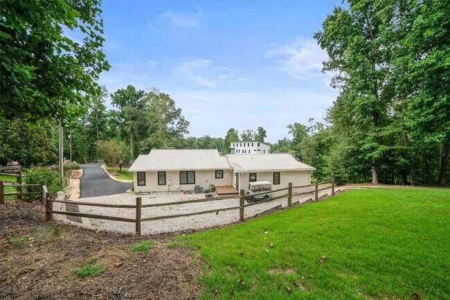 Building Photo - 6340 Reives Rd
